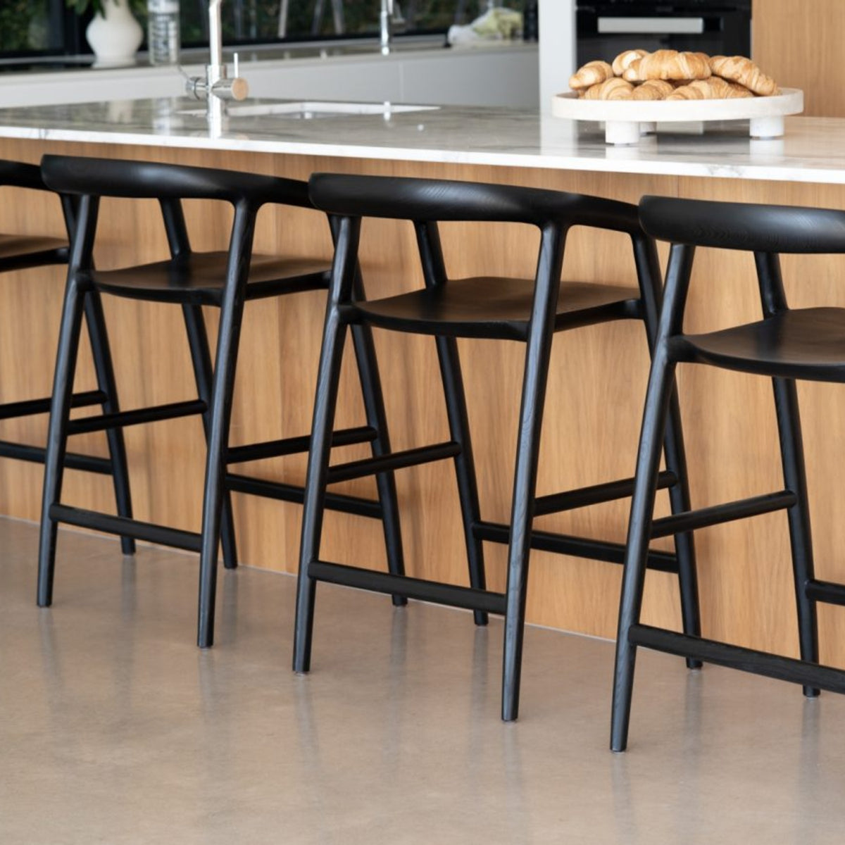 Cali counter stool black