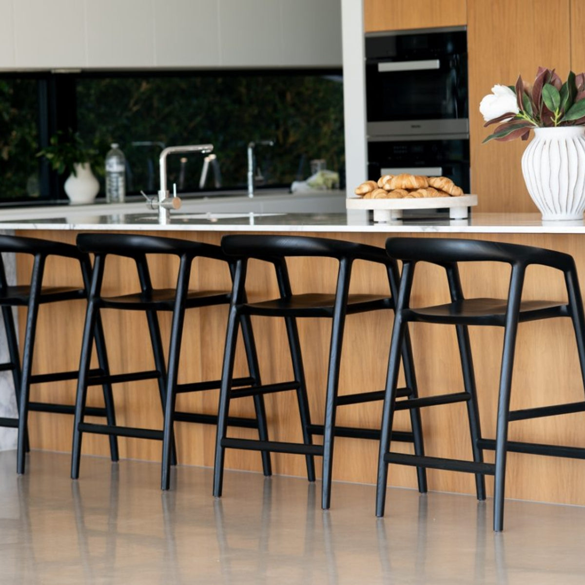 Cali counter stool black