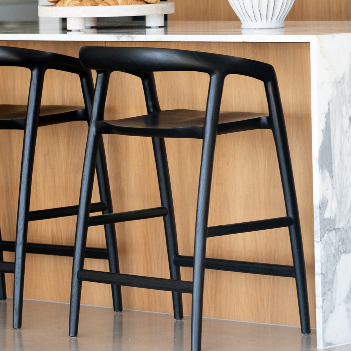 Cali counter stool black
