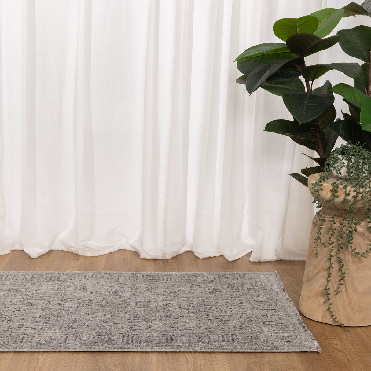 Heritage Distressed Border Grey Runner- H108