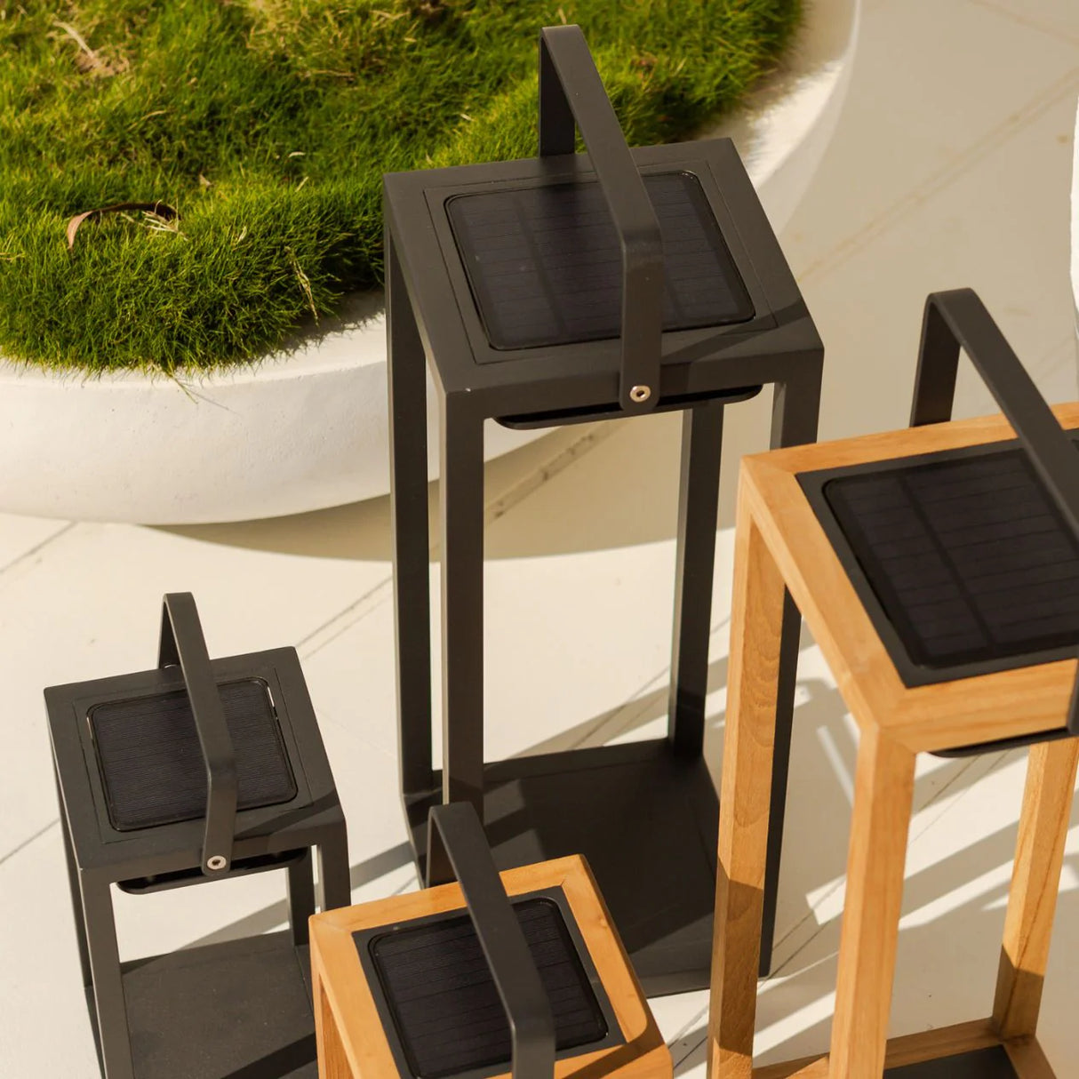 Lincoln Outdoor Aluminium Solar Lamp Large in Charcoal