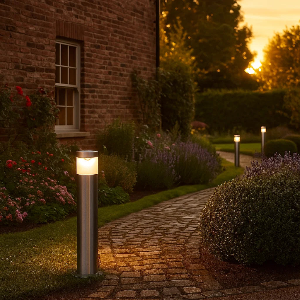 PHARE: MR16 Surface Mounted Titanium Anti Glare Bollard Light IP54
