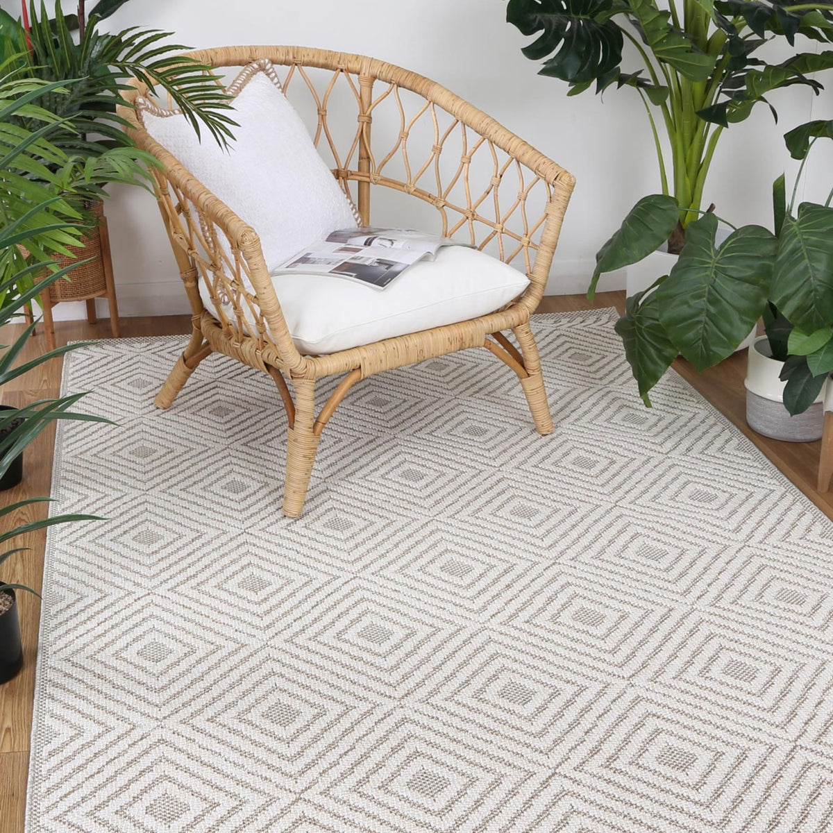 Vanuatu Wickham Beige Geometric Flatweave Rug