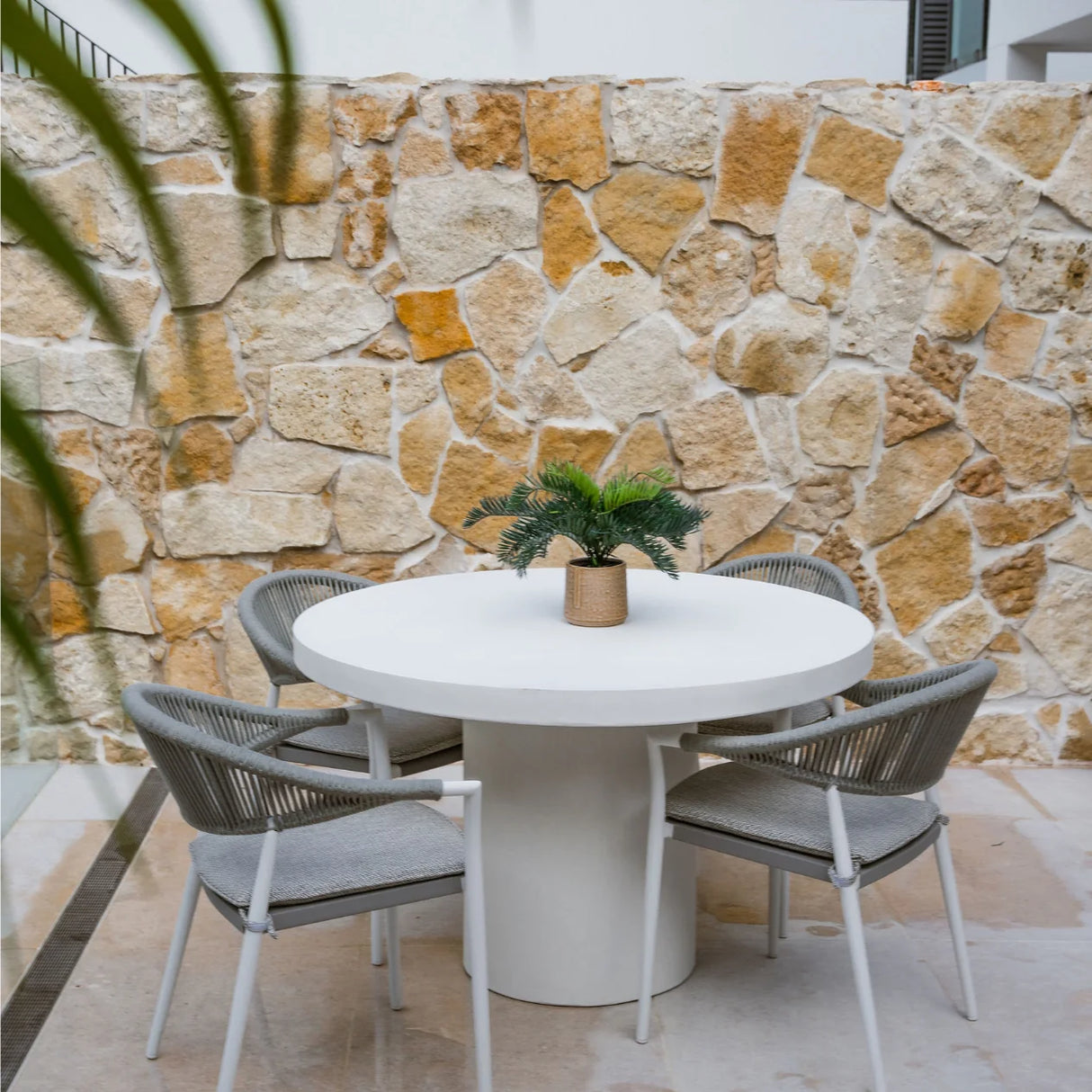 Zen Outdoor Concrete Round Dining Table 105 cm in Weathered Cement/White