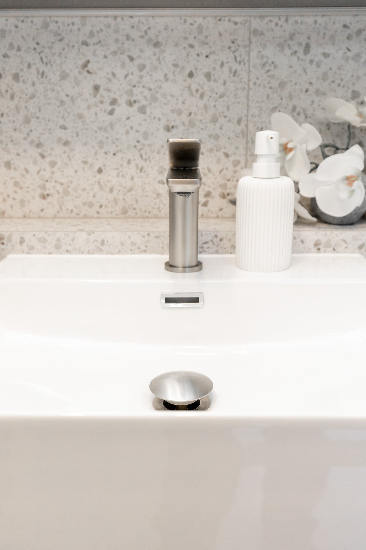 AQU RUSHY Basin Mixer - Brushed Nickel