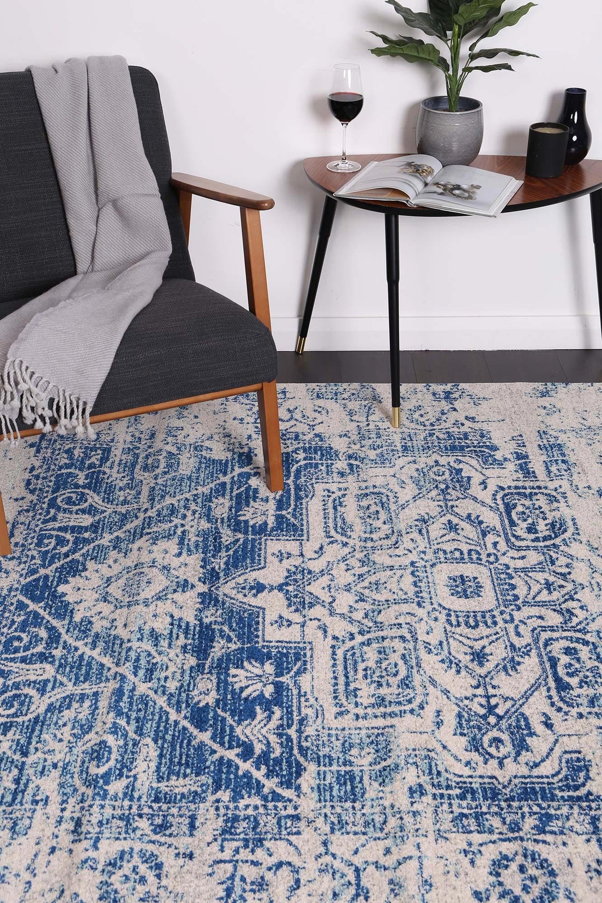 Exquisite Audrey Ivory & Navy Rug