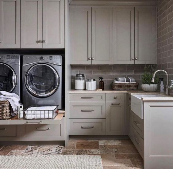 Efficient Laundry Cabinet Solutions for Organized Spaces