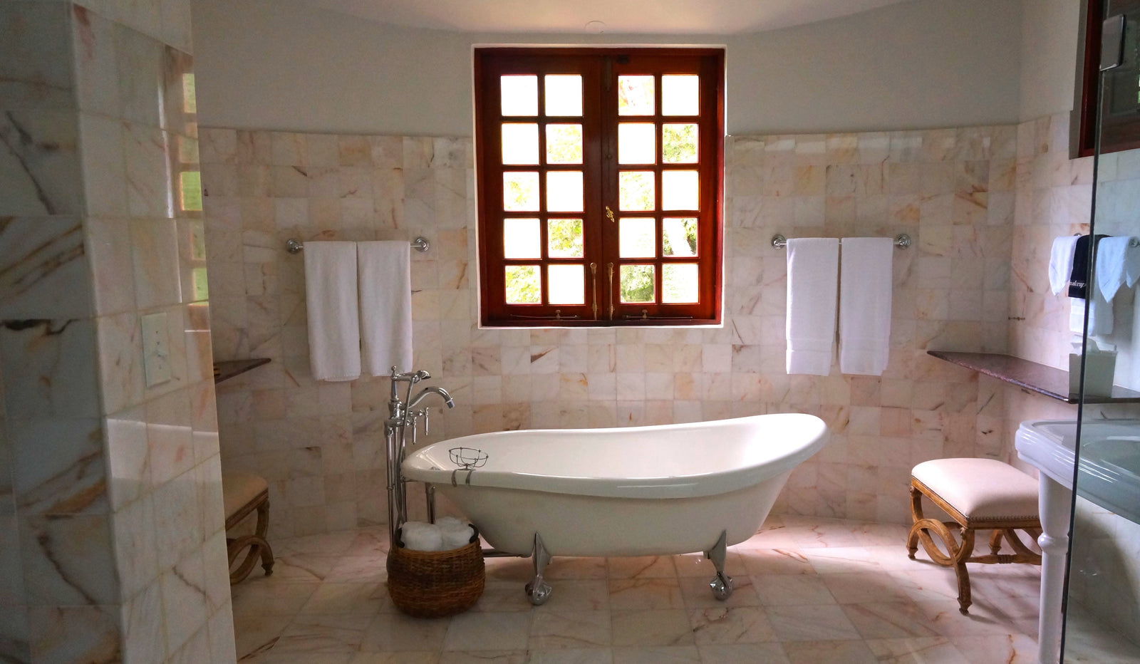 How to ensure a functional bathroom layout? A checklist!