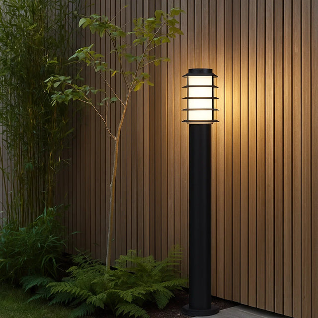 BORDA: E27 Surface Mounted Louvred Black Bollard Lights IP44