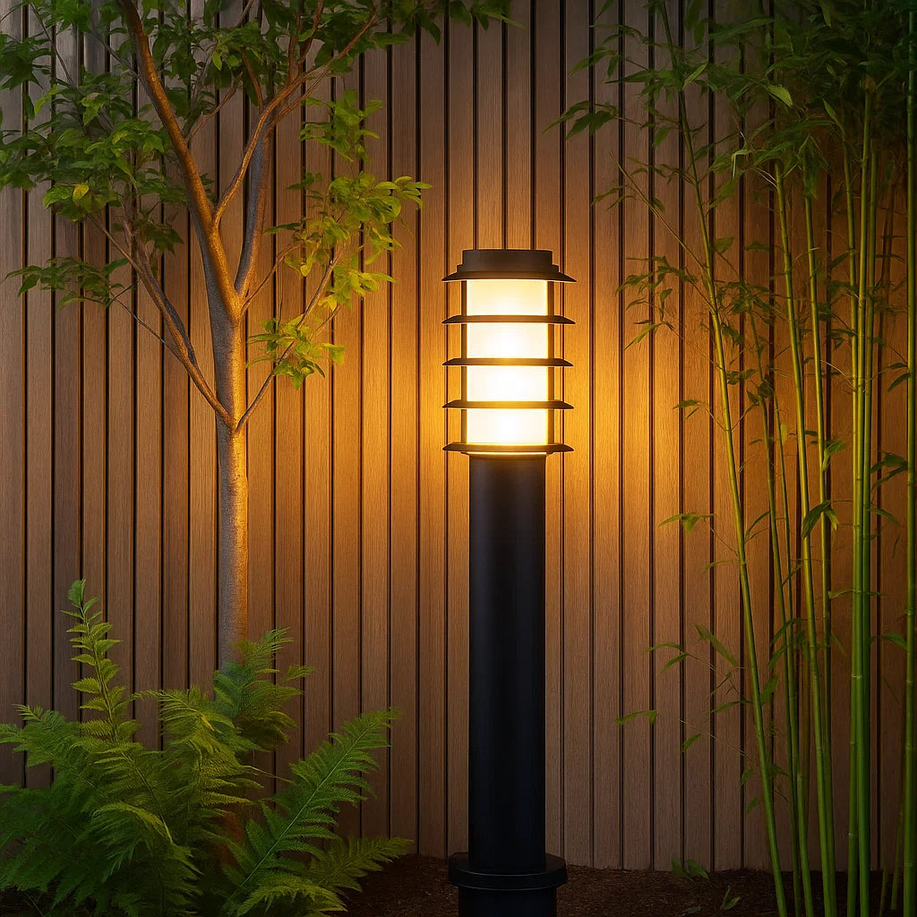 BORDA: E27 Surface Mounted Louvred Black Bollard Lights IP44