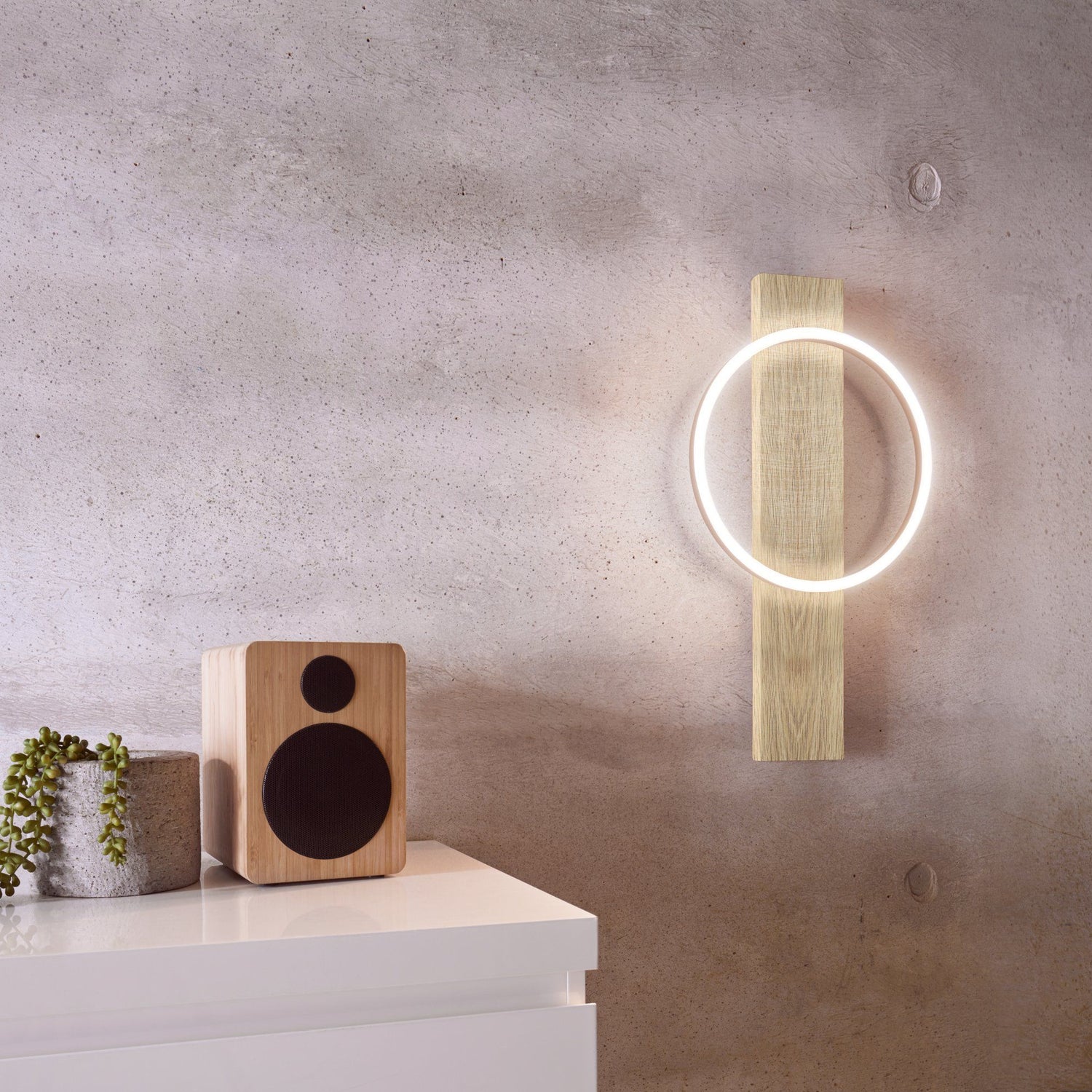 BOYAL Wall Light