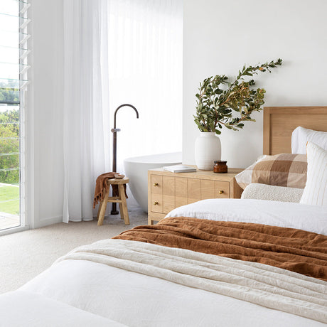 Clover American Oak Bed - Queen - 1.65m