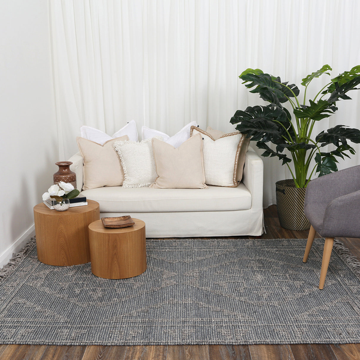 Diego Ornamental Grey Multi Wool Rug - DIEG03