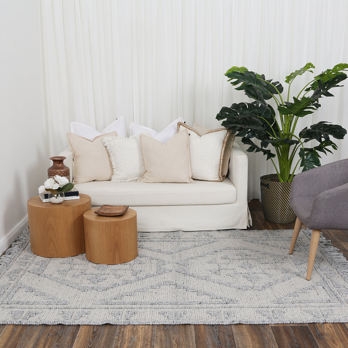 Diego Ornamental Grey Wool Rug - DIEG03