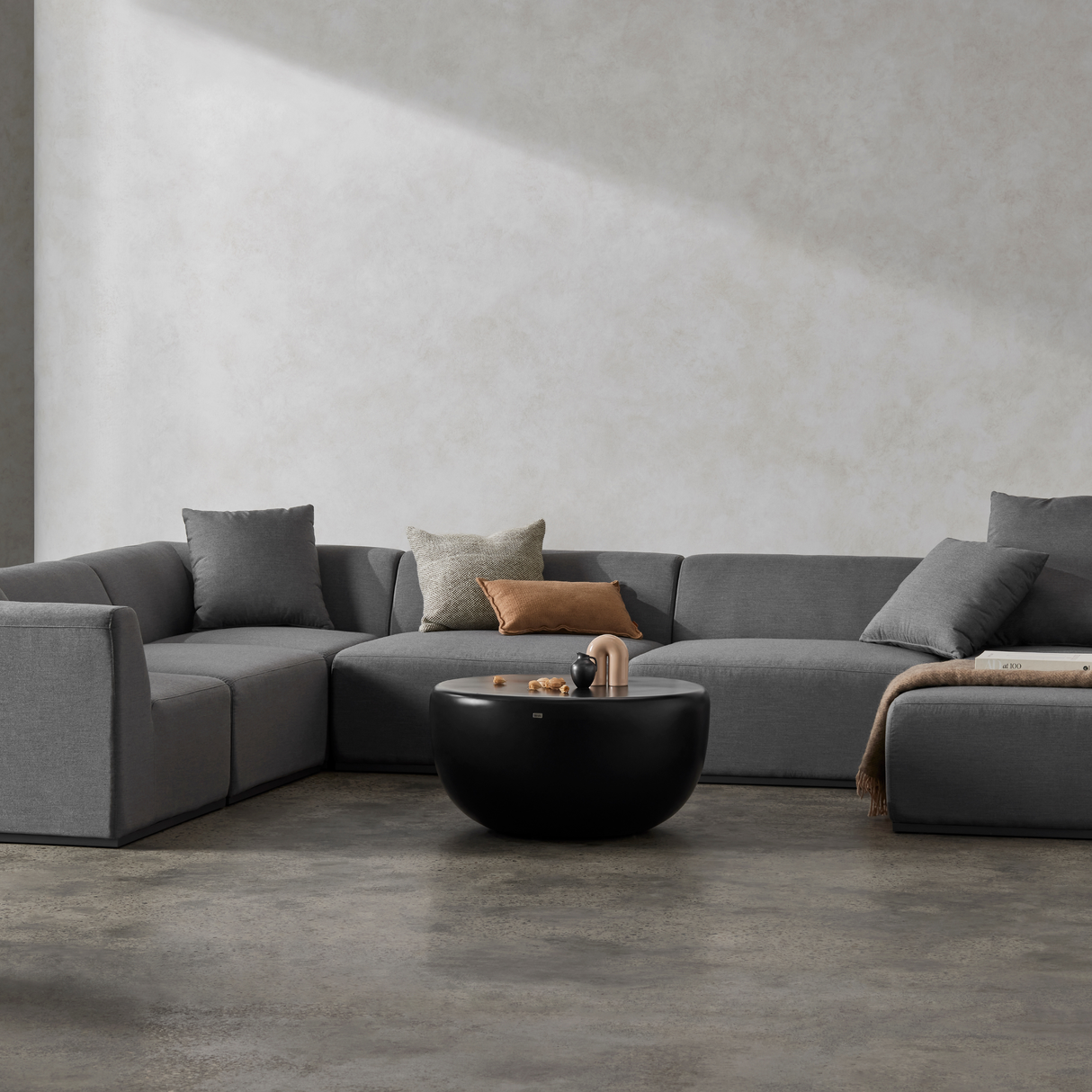 EcoSmart NODE 30 Concrete Coffee Table (CIRC M1)