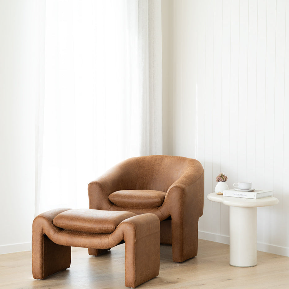 Freja Timber frame Armchair – Cognac Leather