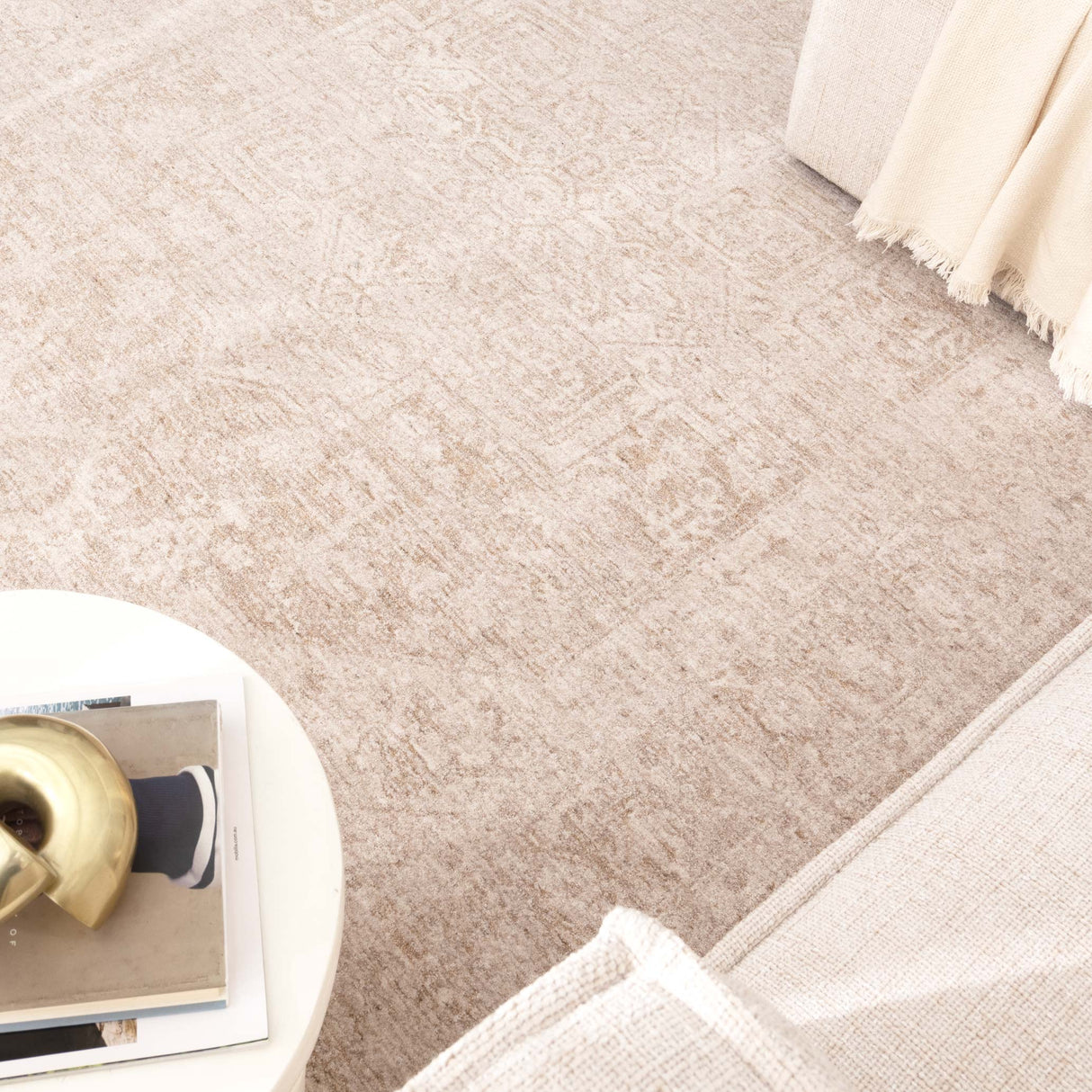 Heritage Distressed Medallion Beige Rug - H102
