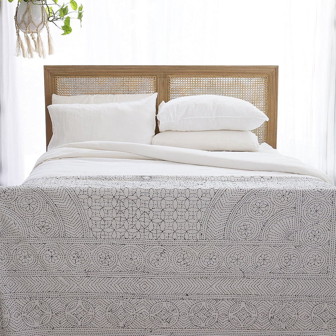 Hampton Cane Cedar Bed – Queen Size – Weathered Oak - 1.65m