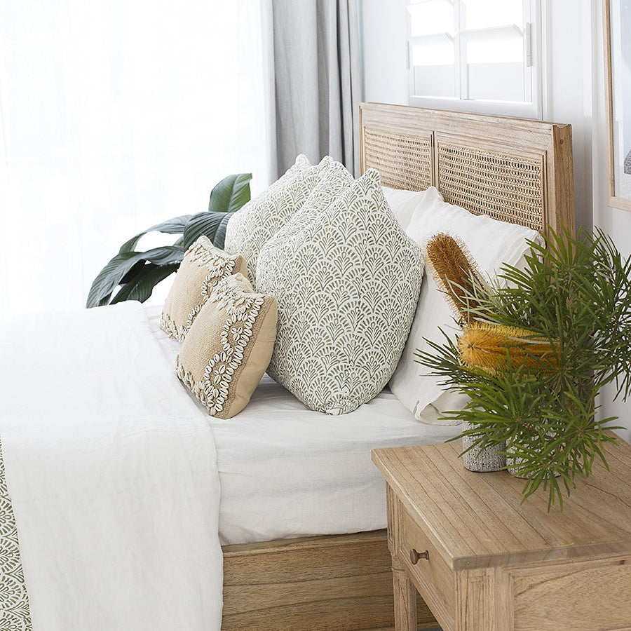 Hampton Cedar Cane Bed – King Size – Low End – Weathered Oak - 1.95m