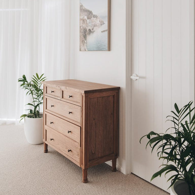 Hampton Weathered Oak Dresser – 5 Drawer – 1m