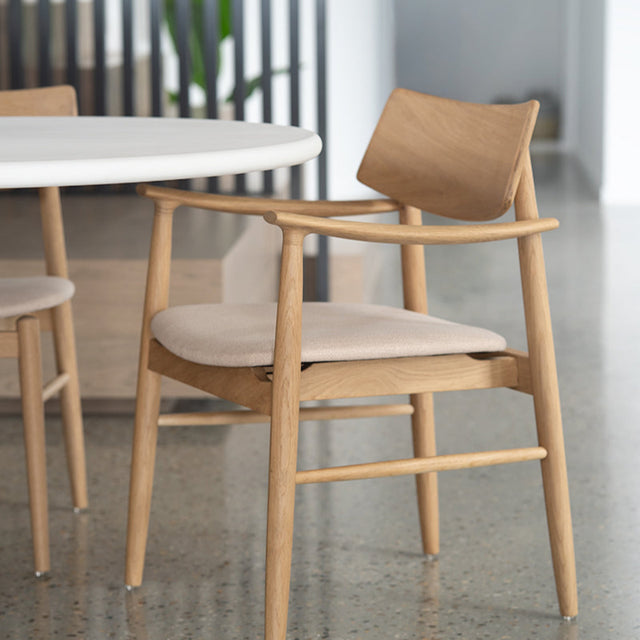 Harlow American Oak frame Dining Armchair – Natural