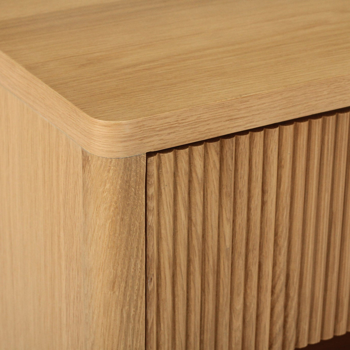 Harlow Black Oak Bedside Table – Natural