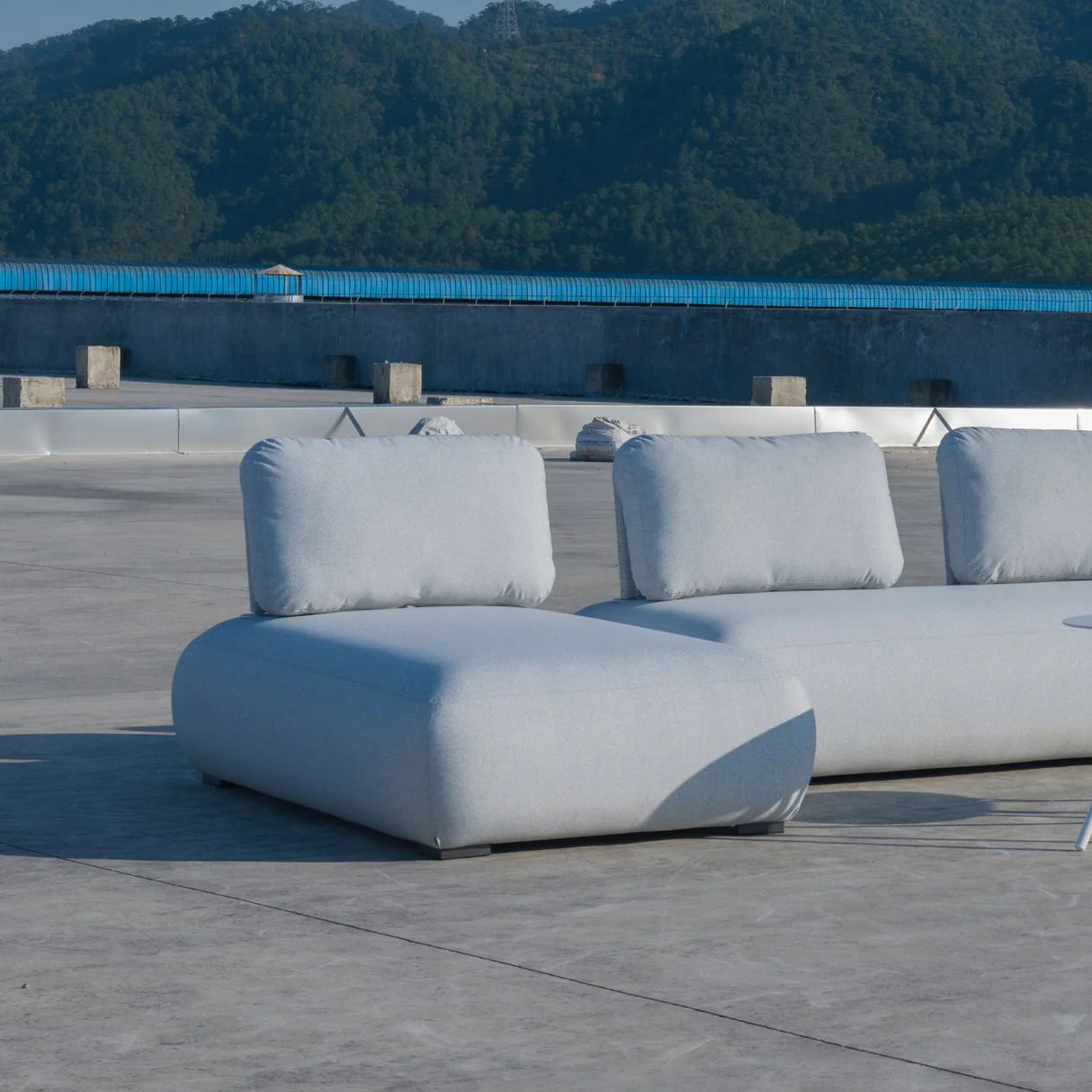 Iowa Outdoor Aluminium Upholstered Chaise Lounge in Charcoal/Light Grey