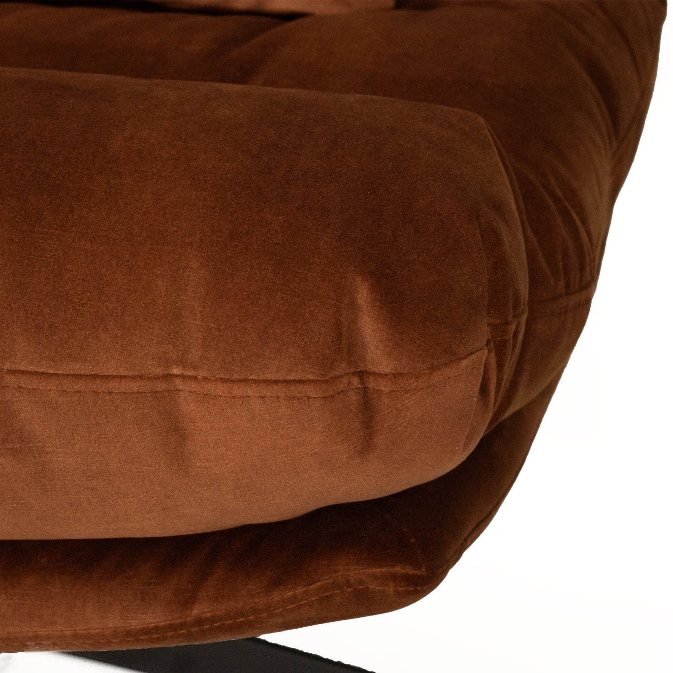 Liam Swivel Chair – Sleek black powder-coated steel legs – Rust