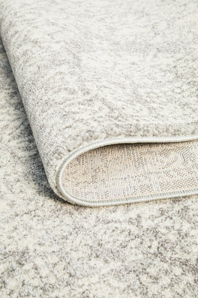 Mirage Gwyneth Stunning Transitional Silver Round Rug