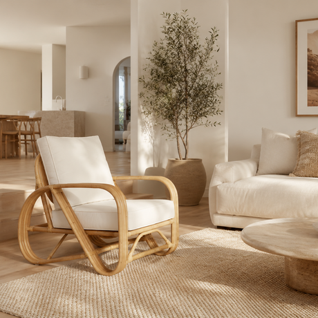 Pretzel Armchair – Natural Frame – White Cushions