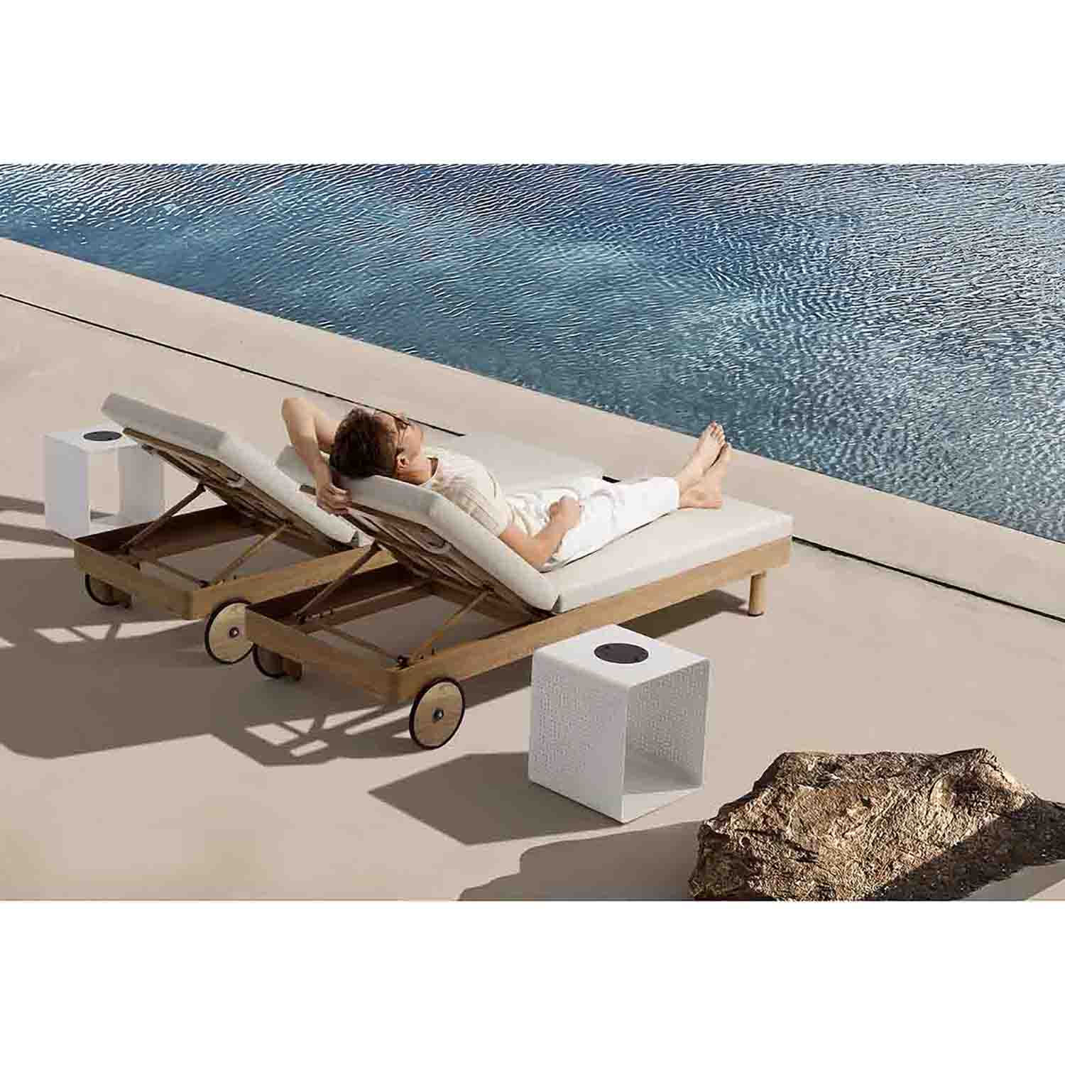 Regina Outdoor Aluminium Sunlounger in Teak Look