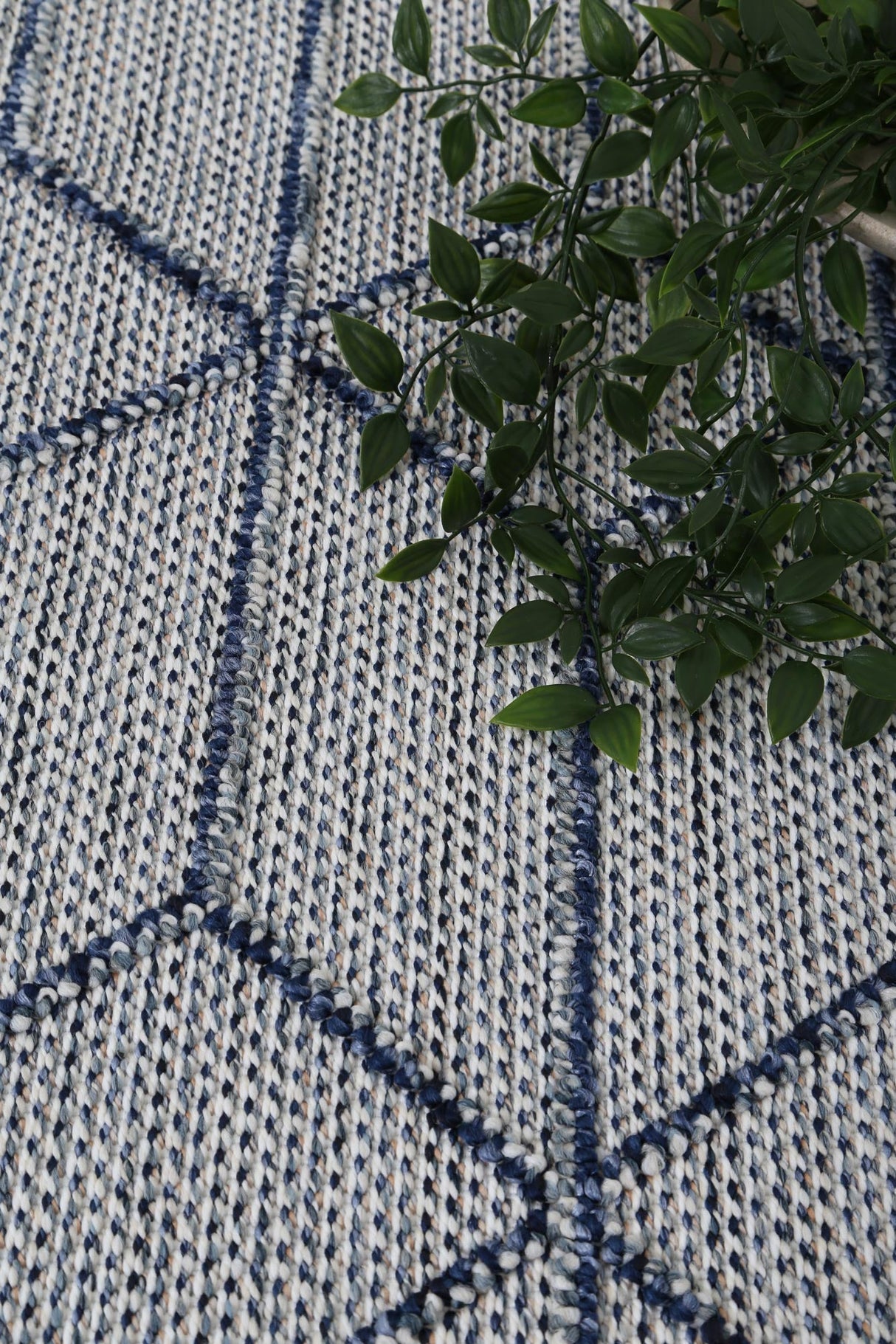 Vanuatu Greenslade Charcoal Geometric Flatweave Rug