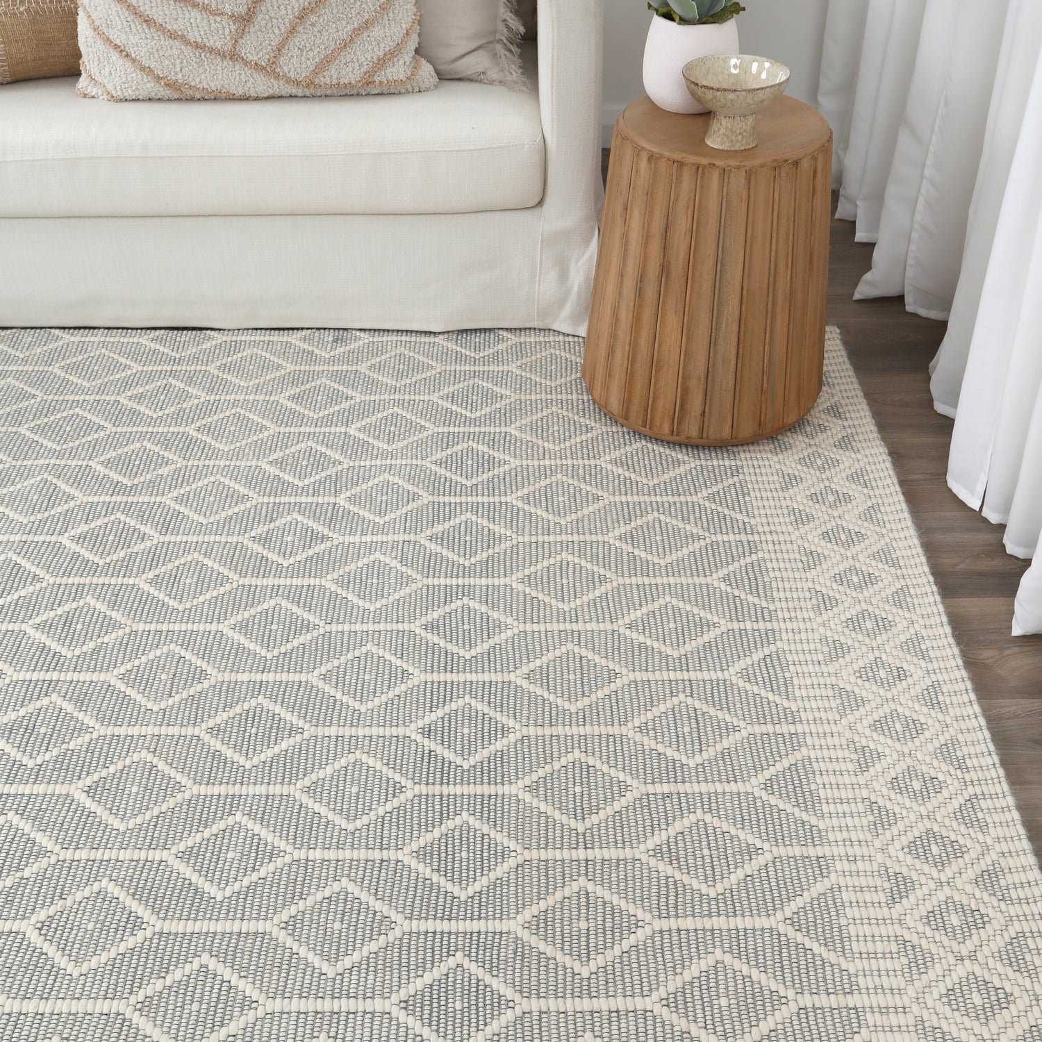 Copacabana Lattice Light Grey Wool Rug
