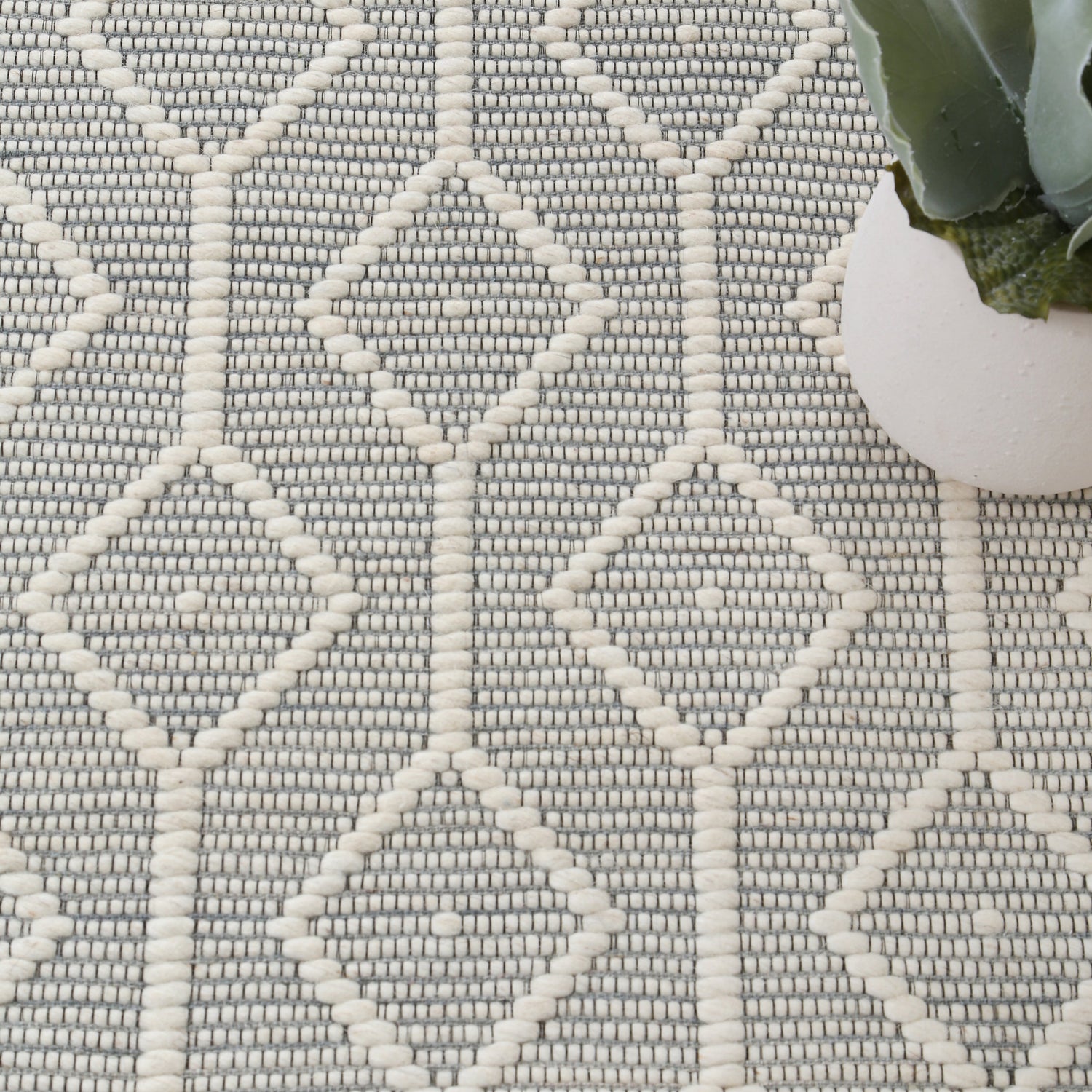 Copacabana Lattice Light Grey Wool Rug