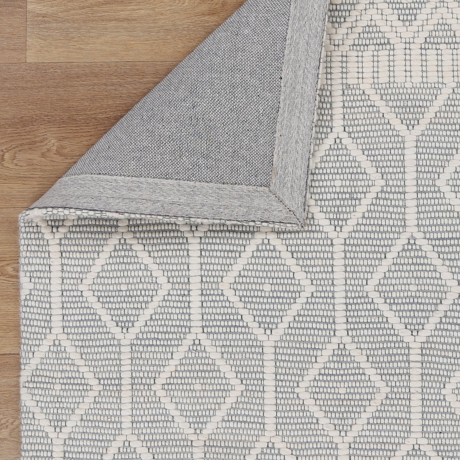 Copacabana Lattice Light Grey Wool Rug