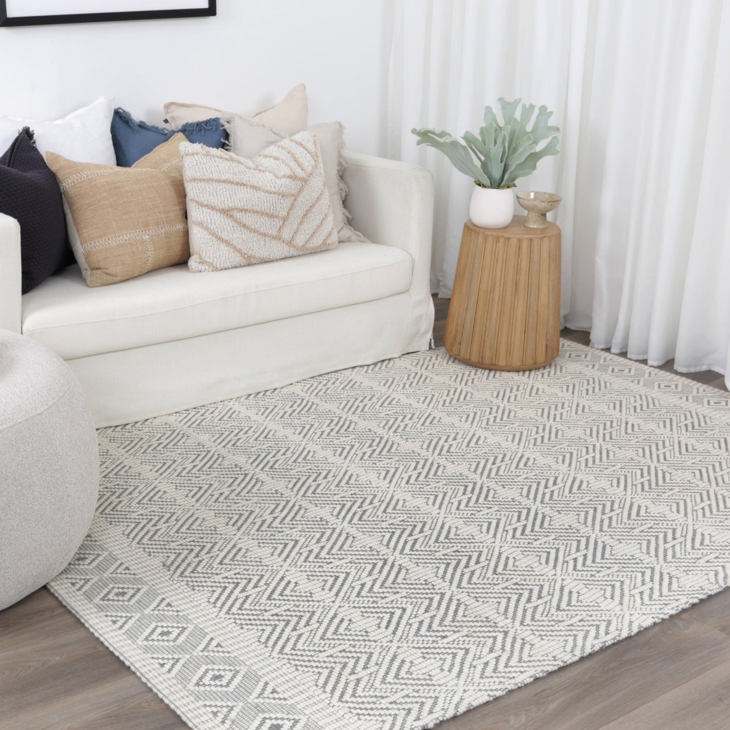 Copacabana Chevron Light Grey Wool Rug