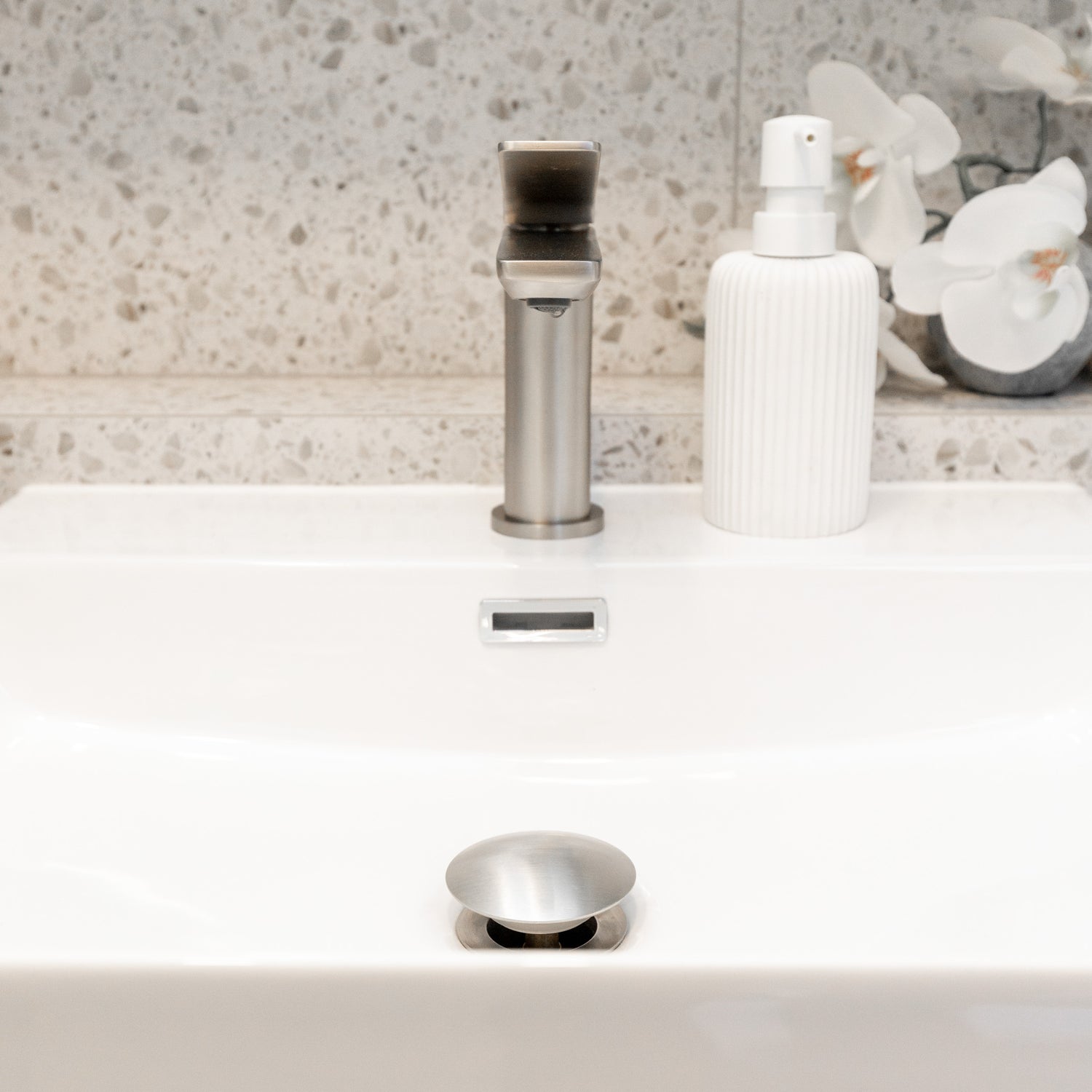 AQU RUSHY Basin Mixer - Brushed Nickel