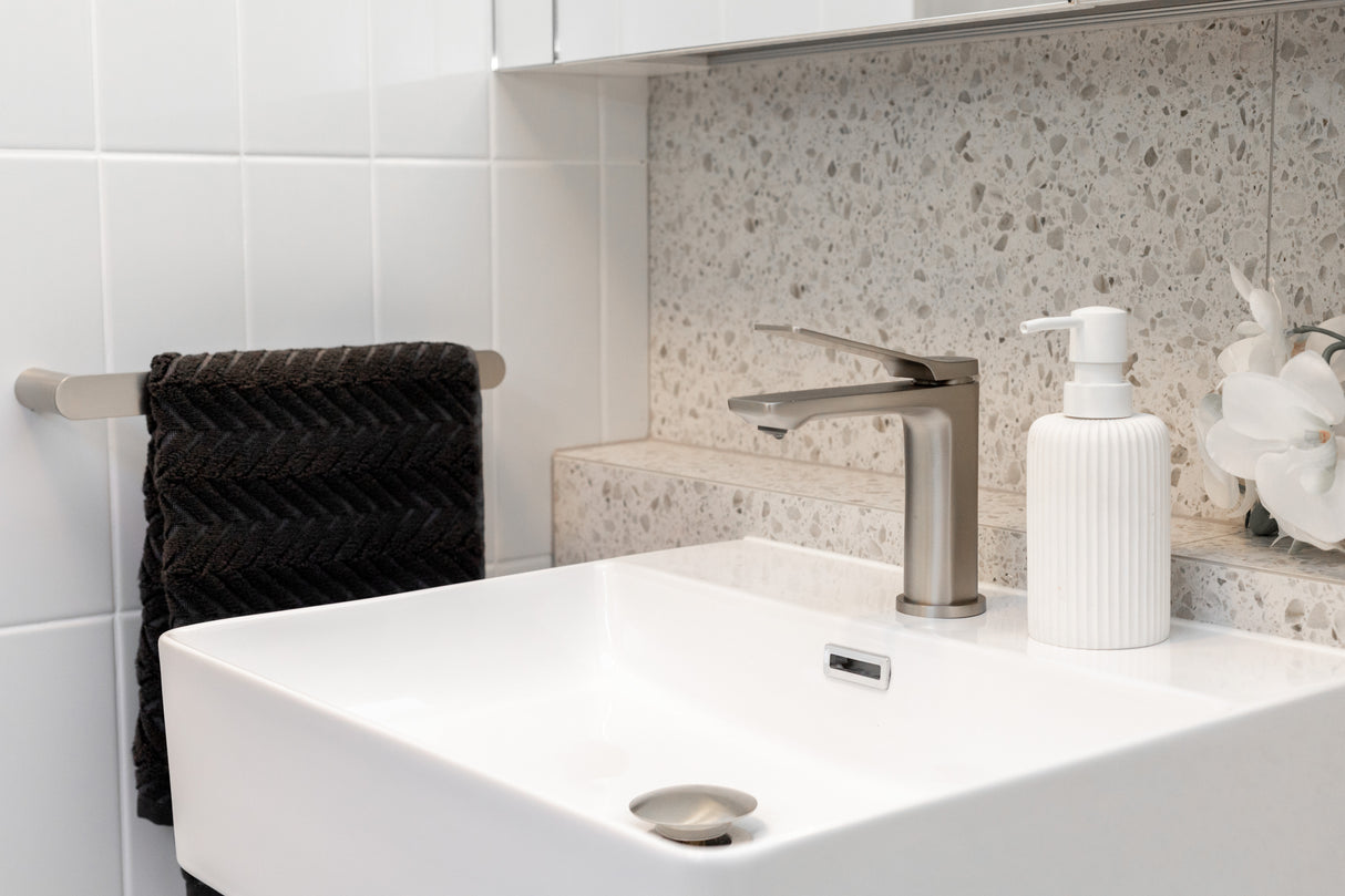 AQU RUSHY Basin Mixer - Brushed Nickel