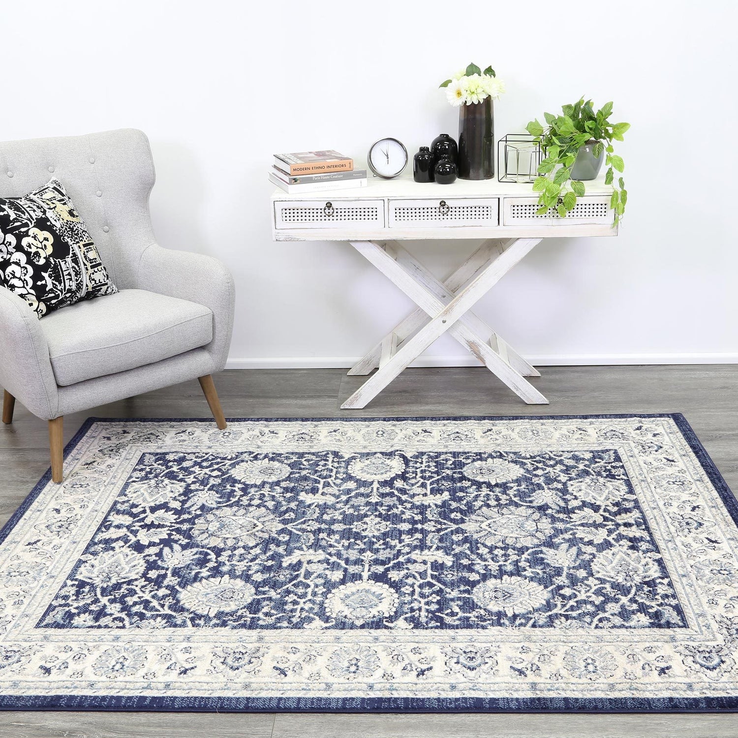 Arya Navy Blue Traditional Rug