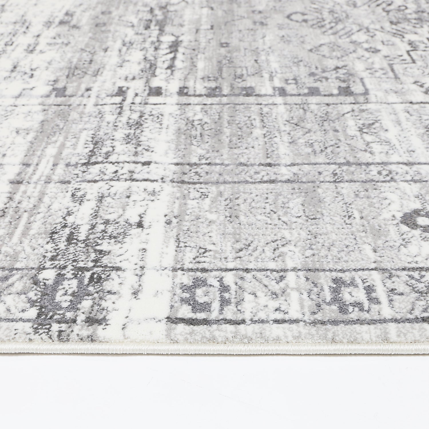 Cordelia Traditional Grey Rug
