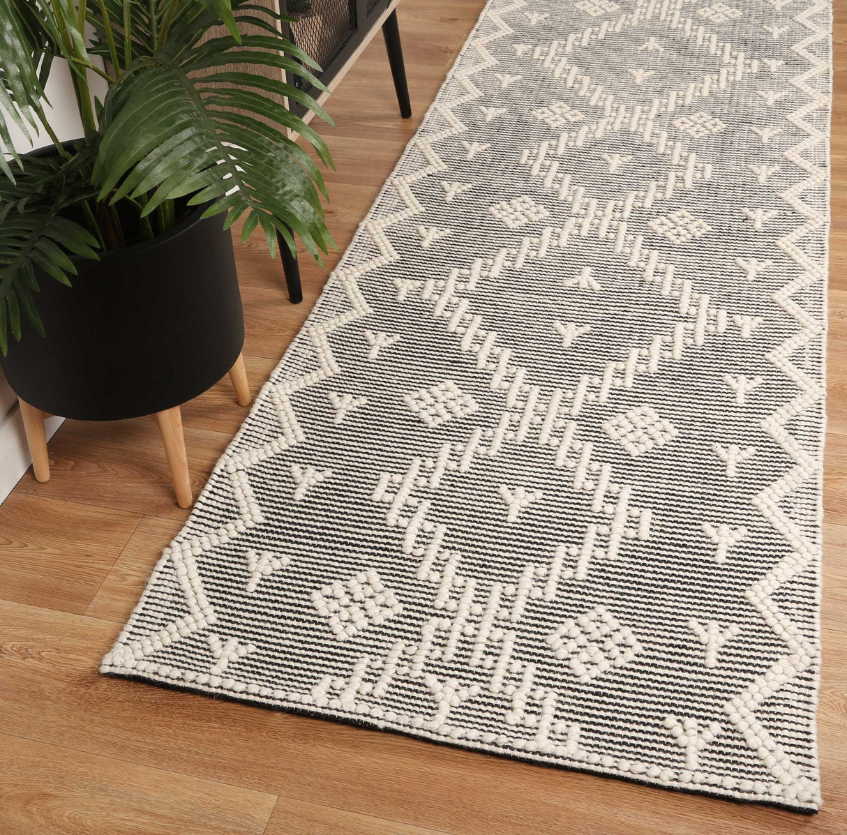Goa Aztec Wool Blend Cream Rug (No Tassel)