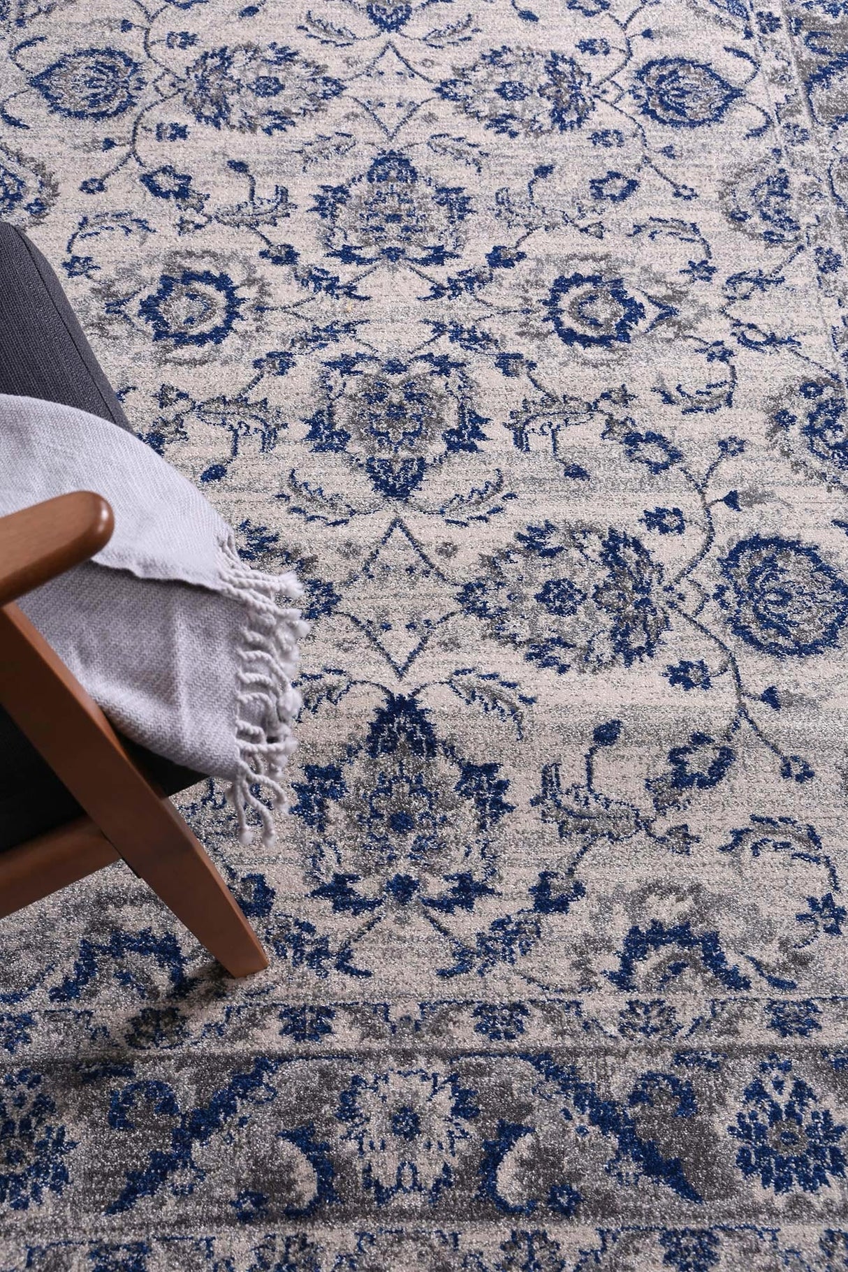 Exquisite Cassandra Blue & Ivory Rug