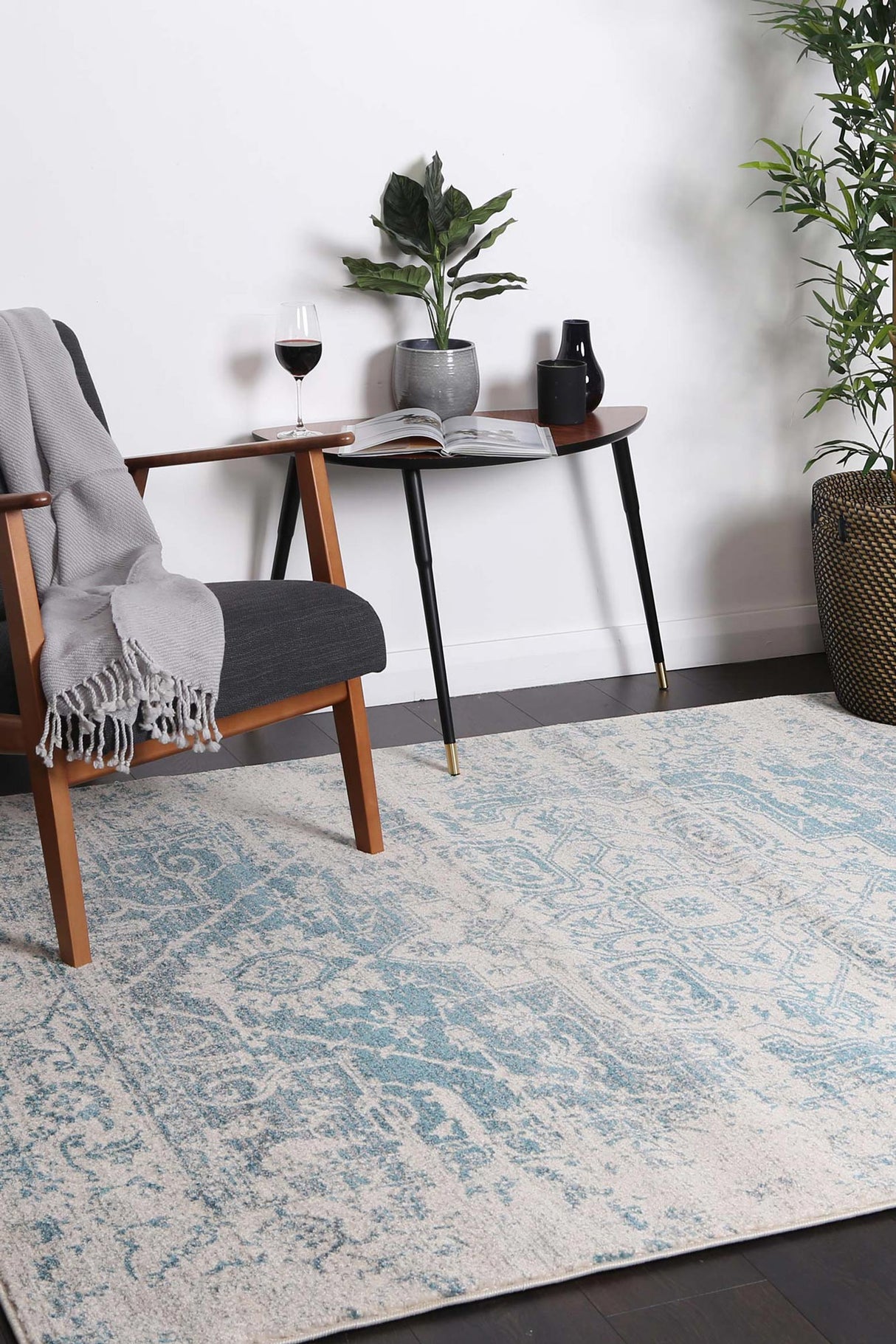 Exquisite Audrey Ivory & Blue Rug