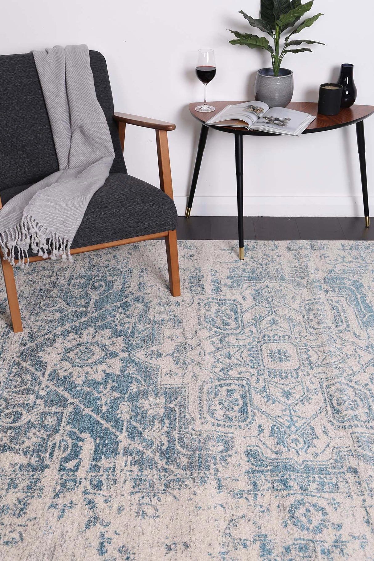 Exquisite Audrey Ivory & Blue Rug