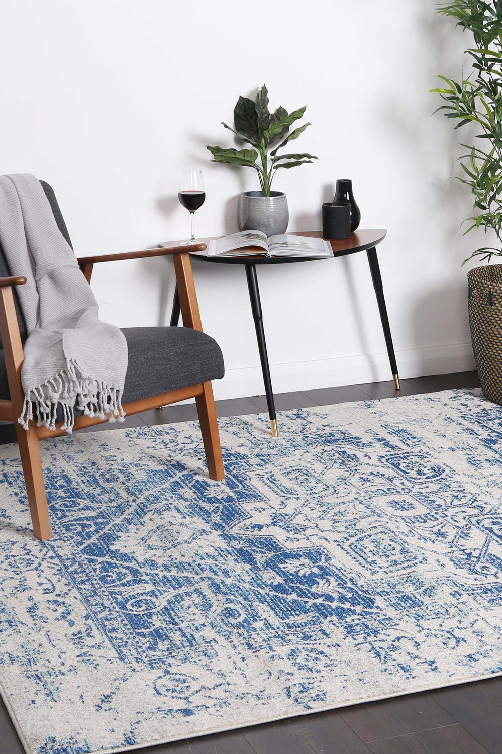 Exquisite Audrey Ivory & Navy Rug
