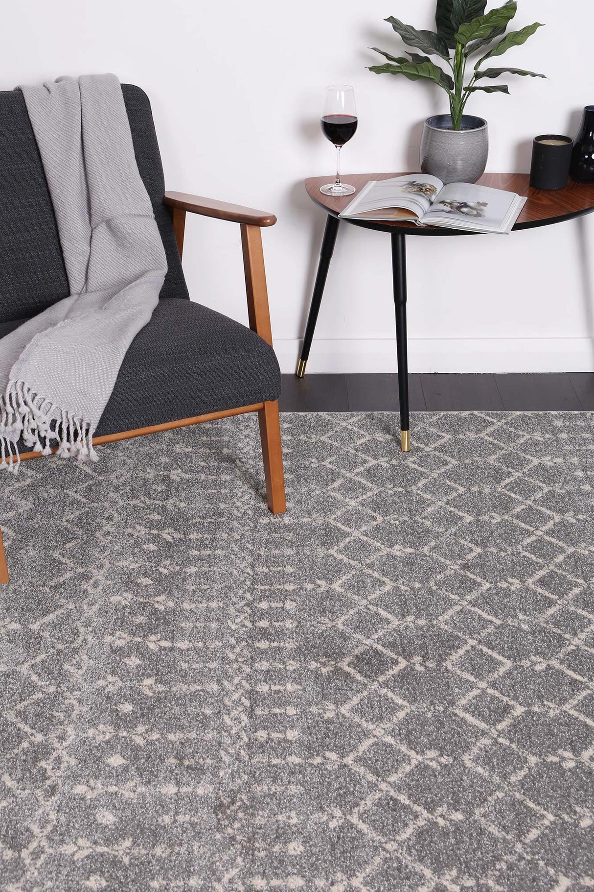 Exquisite Cassiday Grey & Ivory Rug