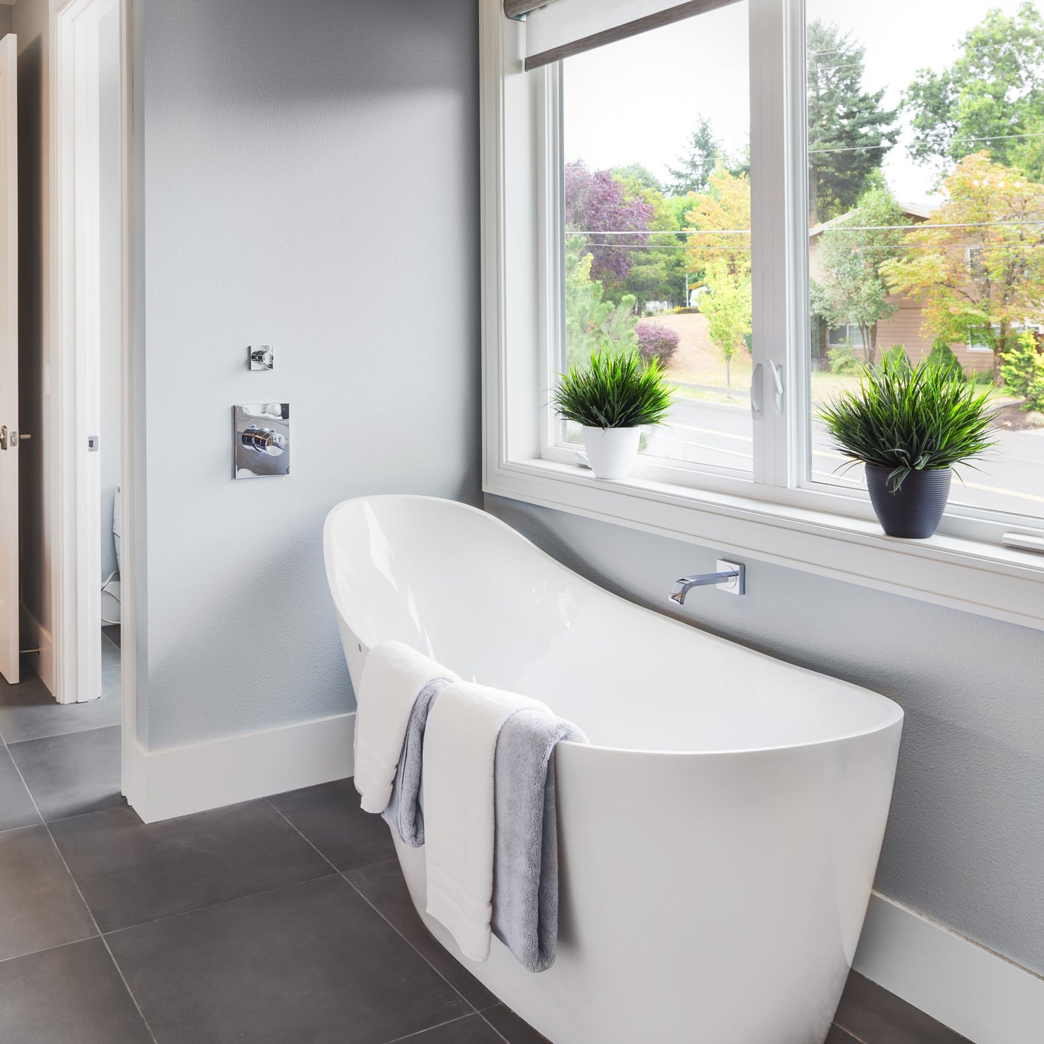Evie Freestanding Bathtub with Non-Overflow (Gloss White/Matte White) (1500/1700mm)-Clearance