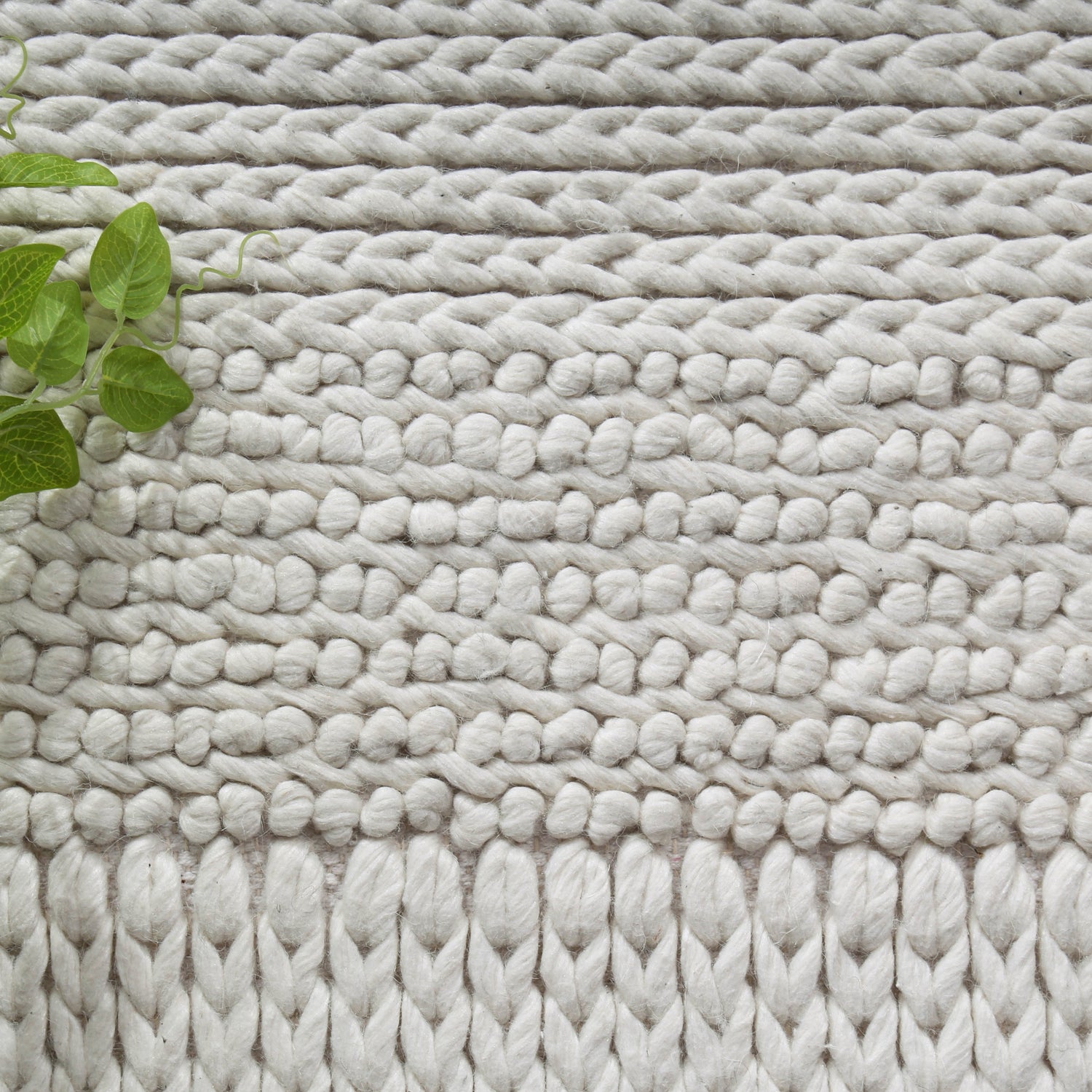 Zayna Grace White Wool Blend Rug