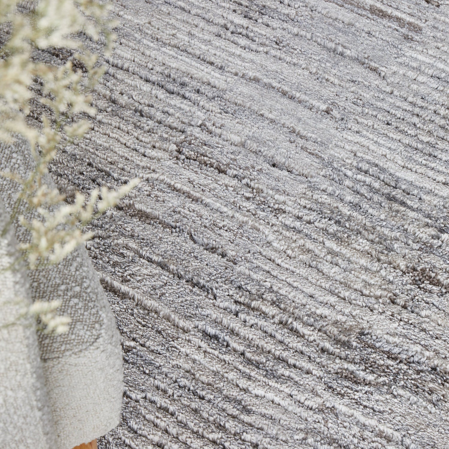 Himali Fin Steel Rug