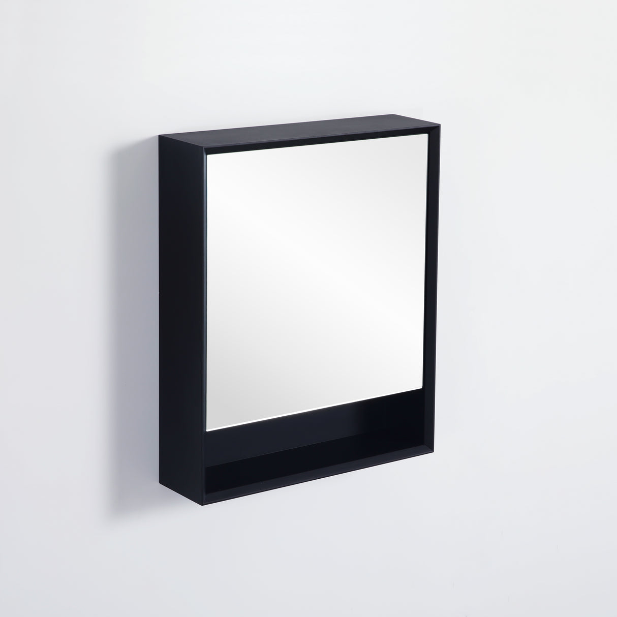 petra-shaving-cabinet-600mm-single-door
